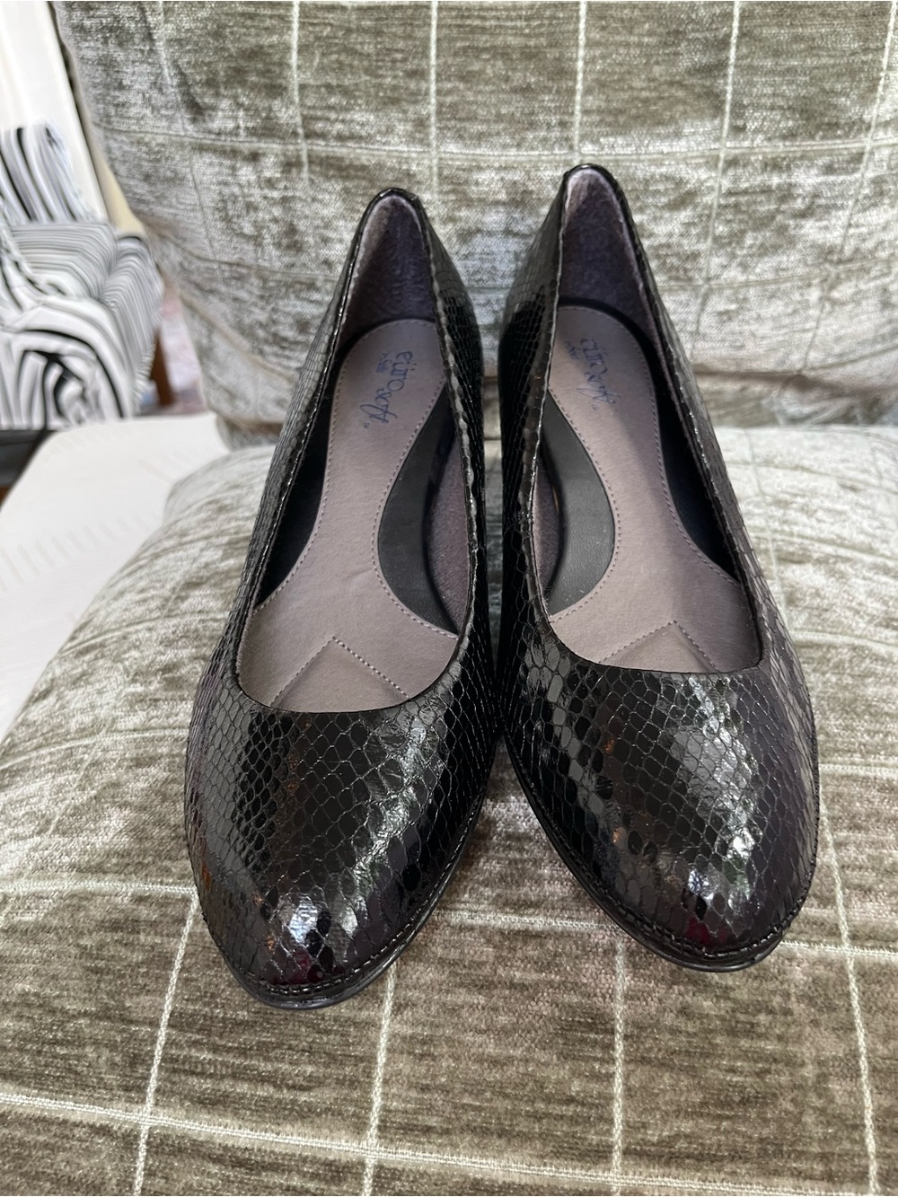 Soffi Black Snake-Embossed Women's Heels Sz 8.5